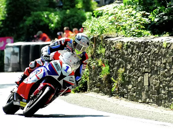 John McGuinness (Honda) 2016 Supersport 1 TT