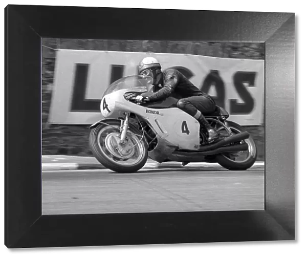Mike Hailwood (Honda) 1967 Senior TT