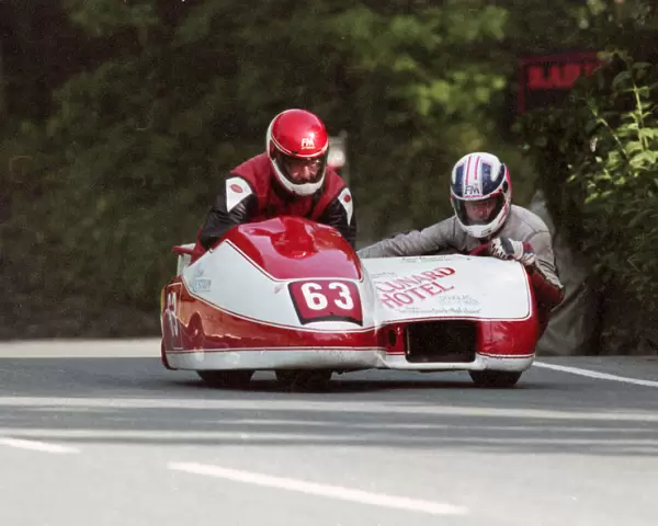Brian Rostron & William Hodson (Baker Kawasaki) 1993 Sidecar TT