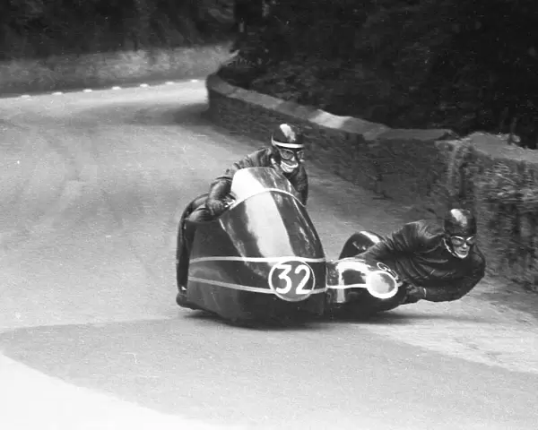 Tom Jackson & W F Blair (Norton) 1960 Sidecar TT