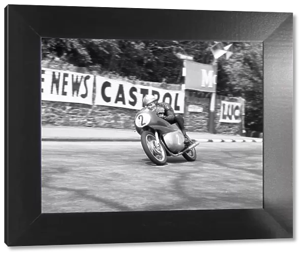 Mike Hailwood (Benelli) 1962 Lightweight TT