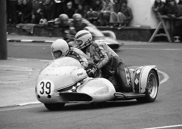 Alistair Lewis & James Law (Suzuki) 1977 Sidecar TT