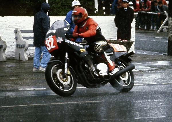 Andy Jessopp Laverda. At Ramsey 1985 Production TT