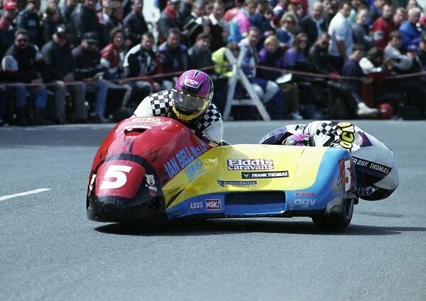 Geoff Bell  /  Nick Roche (Windle Yamaha) 1994 Sidecar TT