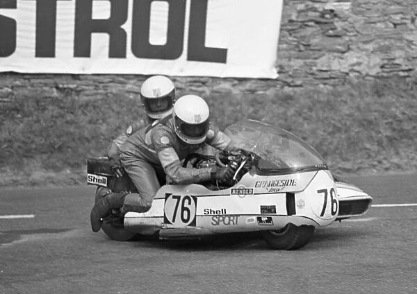 Graham Hilditch & Kevin Littlemore (Imp) 1975 1000 Sidecar TT