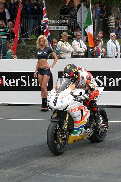 Ian Hutchinson (Honda) 2009 Superbike TT