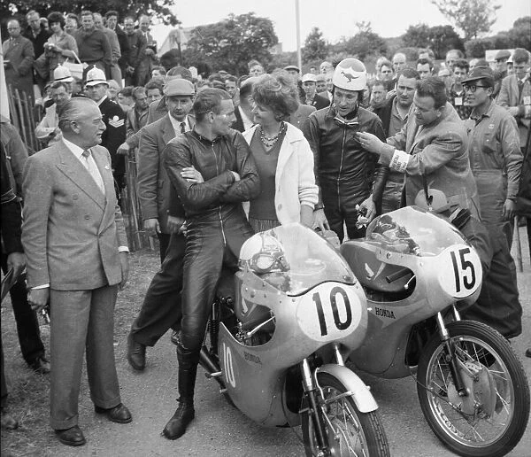 Mike Hailwood and Tom Phillis (Honda) 1961 Lightweight TT