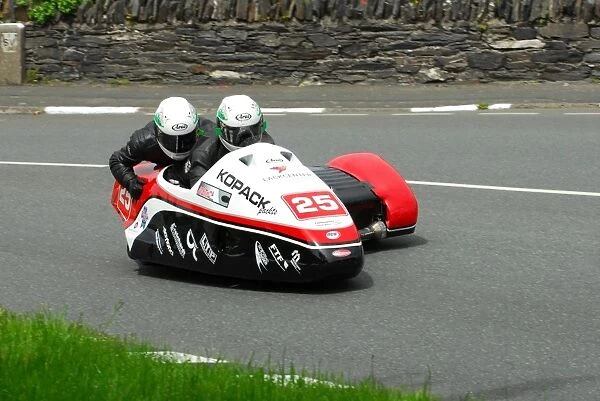 Mike Roscher & Uwe Neubert (Suzuki) 2013 Sidecar TT
