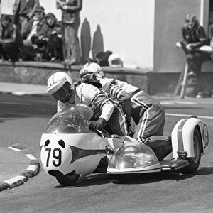 Alan Moss & Brian Vousden (Triumph) 1975 500 Sidecar TT