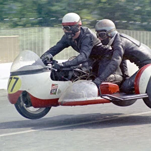 Dave Mallon & J Maher (BSA) 1971 750 Sidecar TT