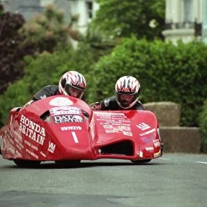Dave Molyneux & Doug Jewell (DMR Honda) 1998 Sidecar TT