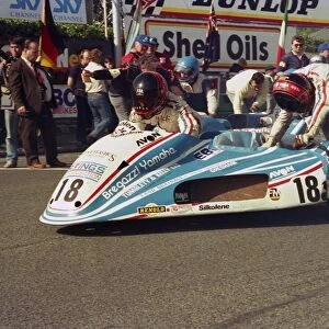 Dave Molyneux & Paul Kneale (Bregazzi Yamaha) 1987 Sidecar TT