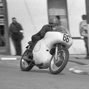 Gwyn Evans (AJS) 1963 Junior Manx Grand Prix