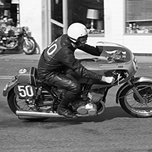 Bill Milne (Kawasaki) 1972 Production 500 TT