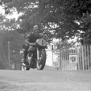 Peter Tomlinson (Matchless) 1960 Senior Manx Grand Prix