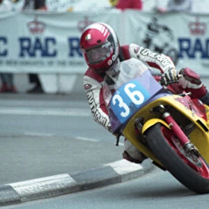 Ray Hanna (Yamaha) 1993 Junior TT
