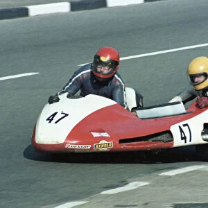 Stuart Applegate & Rod Appleton (Yamaha) 1981 Sidecar TT