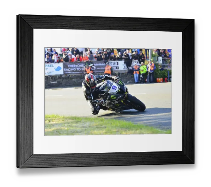 Framed Print : Supersport 1 winner Ian Hutchinson Framed Print : Supersport 1 winner Ian Hutchinson