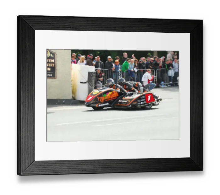 Framed Print : Dave Molyneux & Patrick Farrance Framed Print : Dave Molyneux & Patrick Farrance
