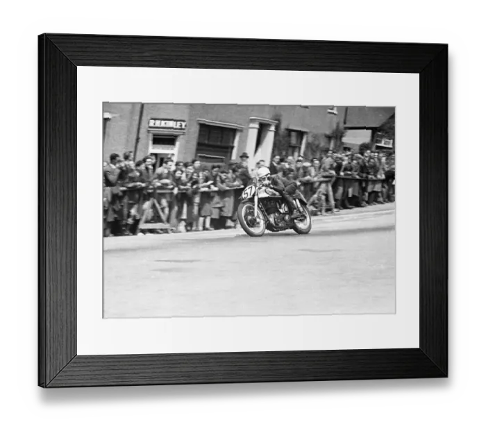 Framed Print : Geoff Duke (Norton) on Bray Hill, 1950 Senior TT Framed Print : Geoff Duke (Norton) on Bray Hill, 1950 Senior TT