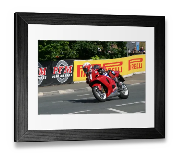 Framed Print : Gary Carswell (Suzuki) 2003 Production 1000 TT Framed Print : Gary Carswell (Suzuki) 2003 Production 1000 TT