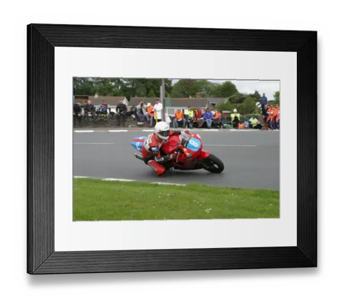 Framed Print : Jason Griffiths (Yamaha) 2003 Junior TT Framed Print : Jason Griffiths (Yamaha) 2003 Junior TT