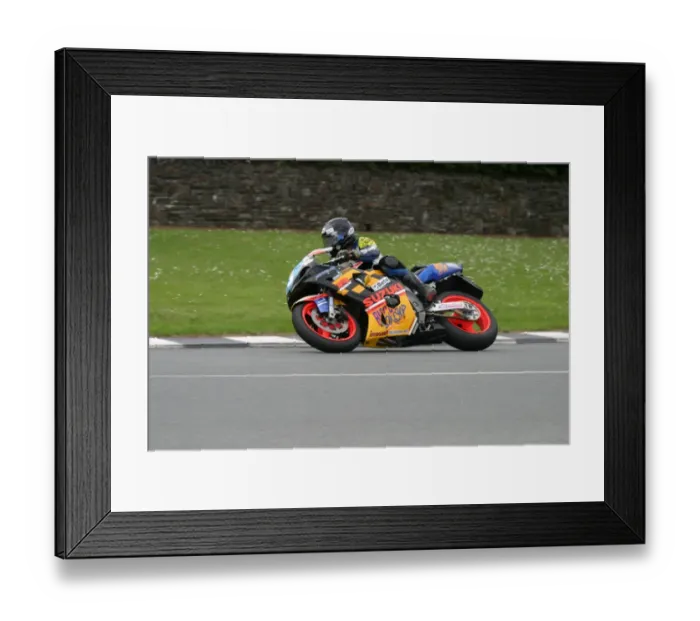 Framed Print : Shaun Harris (Suzuki) 2003 Junior TT Framed Print : Shaun Harris (Suzuki) 2003 Junior TT