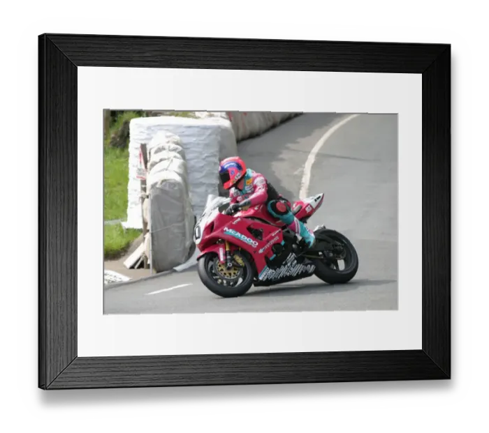 Framed Print : Ryan Farquhar (Kawasaki): 2003 Formula One TT Framed Print : Ryan Farquhar (Kawasaki): 2003 Formula One TT