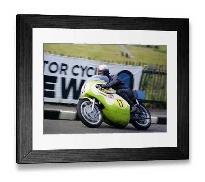 Framed Print : Bill Smith (Kawasaki) on May Hill; 1970 Senior TT Framed Print : Bill Smith (Kawasaki) on May Hill; 1970 Senior TT
