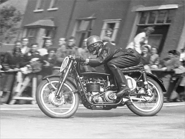Sid Willis (Beasley Velocette) 1953 Lightweight TT