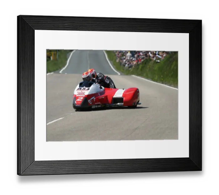 Framed Print : Nick Crowe & Dan Sayle (Honda) 2007 Sidecar TT Framed Print : Nick Crowe & Dan Sayle (Honda) 2007 Sidecar TT