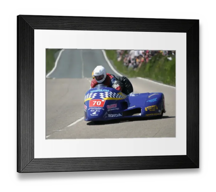Framed Print : Colin Smith & Tony Palacio (Honda) 2007 Sidecar TT Framed Print : Colin Smith & Tony Palacio (Honda) 2007 Sidecar TT
