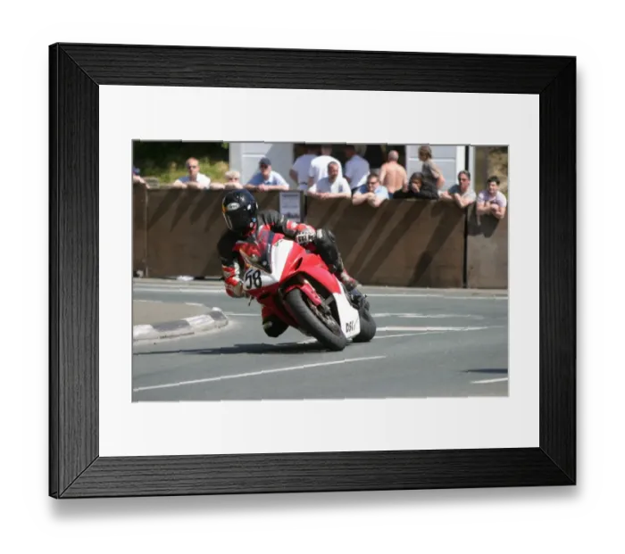 Framed Print : James Muir (Kawasaki) 2006 Superbike TT Framed Print : James Muir (Kawasaki) 2006 Superbike TT