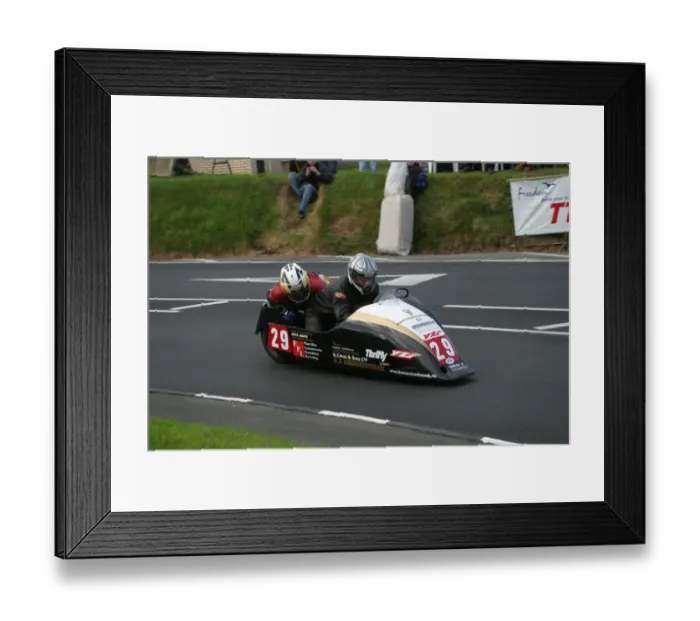 Framed Print : Pete Nuttall & Ray Burns (Ireson Yamaha) 2005 Sidecar TT Framed Print : Pete Nuttall & Ray Burns (Ireson Yamaha) 2005 Sidecar TT