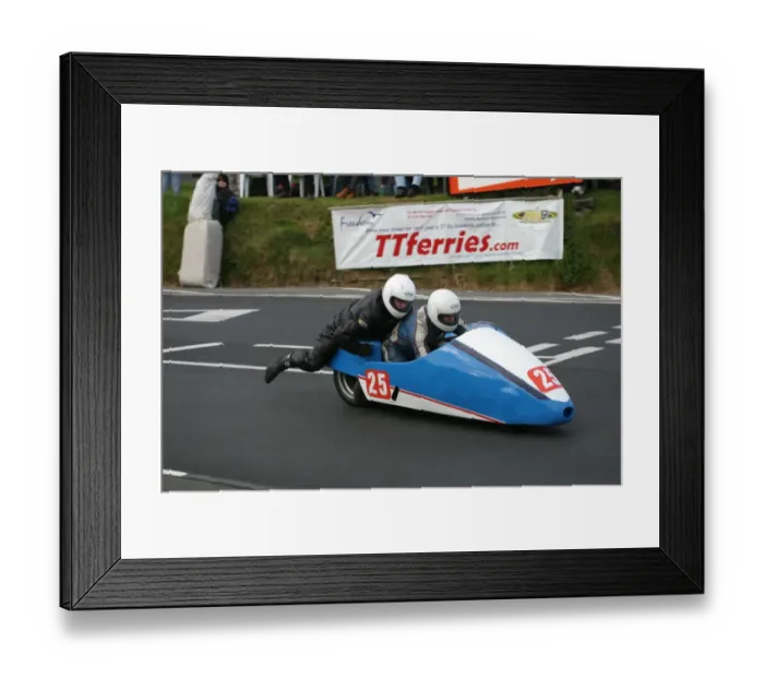 Framed Print : Rod Bellas & Geoff Knight (Windle Yamaha) 2005 Sidecar TT Framed Print : Rod Bellas & Geoff Knight (Windle Yamaha) 2005 Sidecar TT
