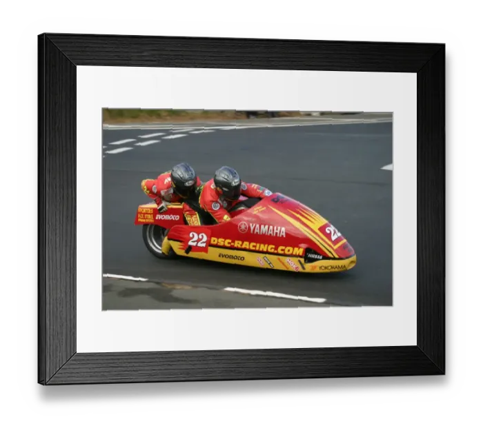 Framed Print : Glyn Jones & Ivan Murray (Yamaha) 2005 Sidecar TT Framed Print : Glyn Jones & Ivan Murray (Yamaha) 2005 Sidecar TT