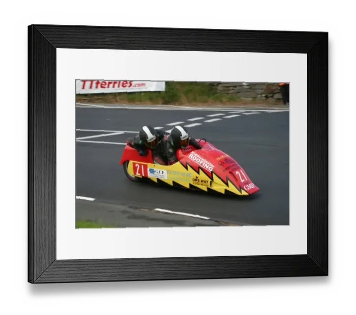 Framed Print : Kenny Howles & Doug Jewell (Ireson) 2005 Sidecar TT Framed Print : Kenny Howles & Doug Jewell (Ireson) 2005 Sidecar TT