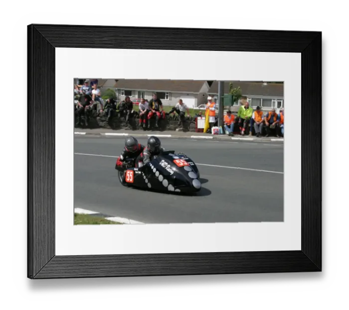 Framed Print : Trevor Tullett & Lisel Marie Amos (Windle Yamaha) 2004 Sidecar TT Framed Print : Trevor Tullett & Lisel Marie Amos (Windle Yamaha) 2004 Sidecar TT