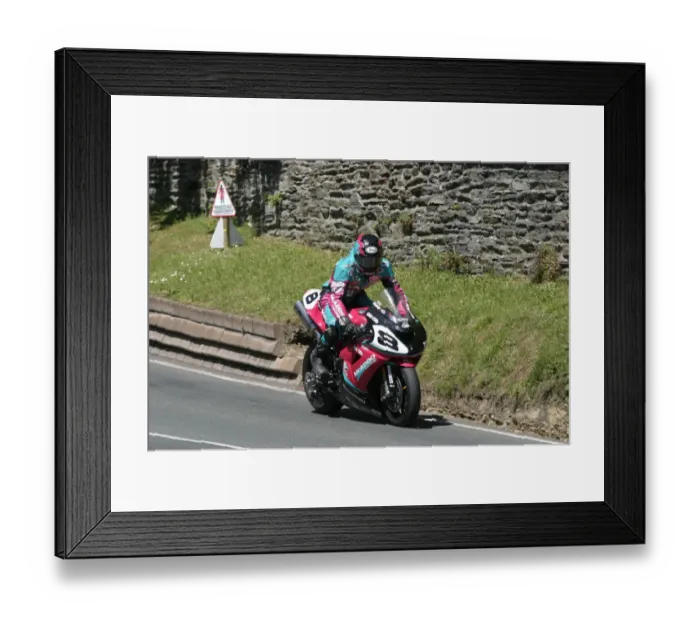Framed Print : Ian Hutchinson (Kawasaki) 2006 Superbike TT Framed Print : Ian Hutchinson (Kawasaki) 2006 Superbike TT
