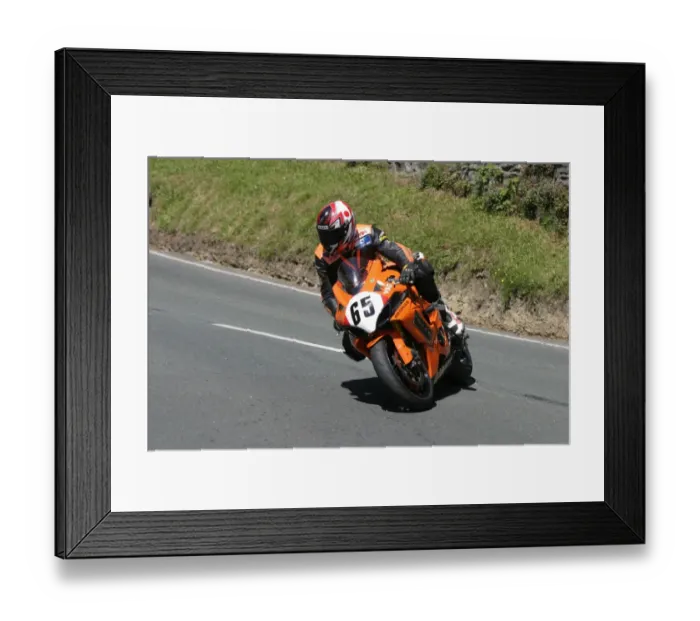 Framed Print : James Edmeades (Suzuki) 2006 Superbike TT Framed Print : James Edmeades (Suzuki) 2006 Superbike TT