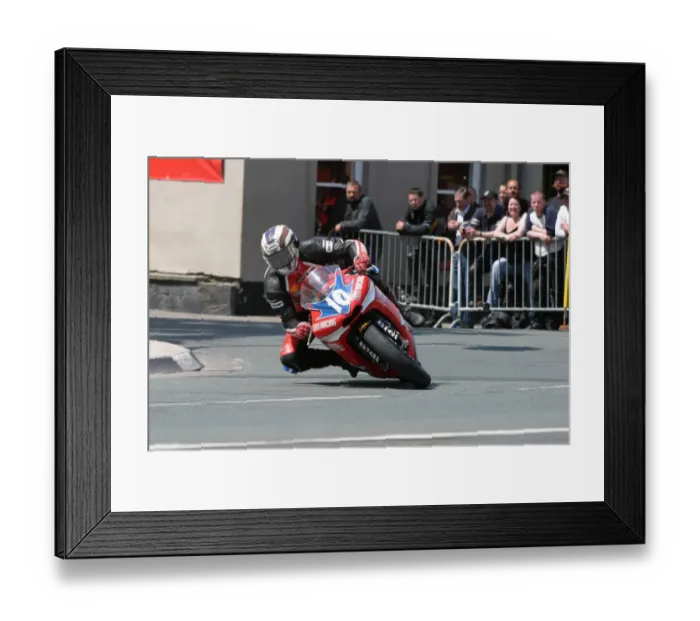 Framed Print : John McGuinness (Yamaha) 2005 Supersport TT Framed Print : John McGuinness (Yamaha) 2005 Supersport TT