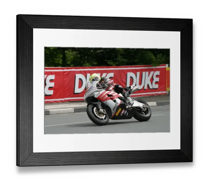 Framed Print : Ian Lougher (Honda) 2005 Senior TT Framed Print : Ian Lougher (Honda) 2005 Senior TT