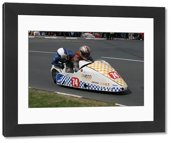 Jean-Louis Hergott & Gerard Midrouet (Yamaha) 2004 Sidecar TT