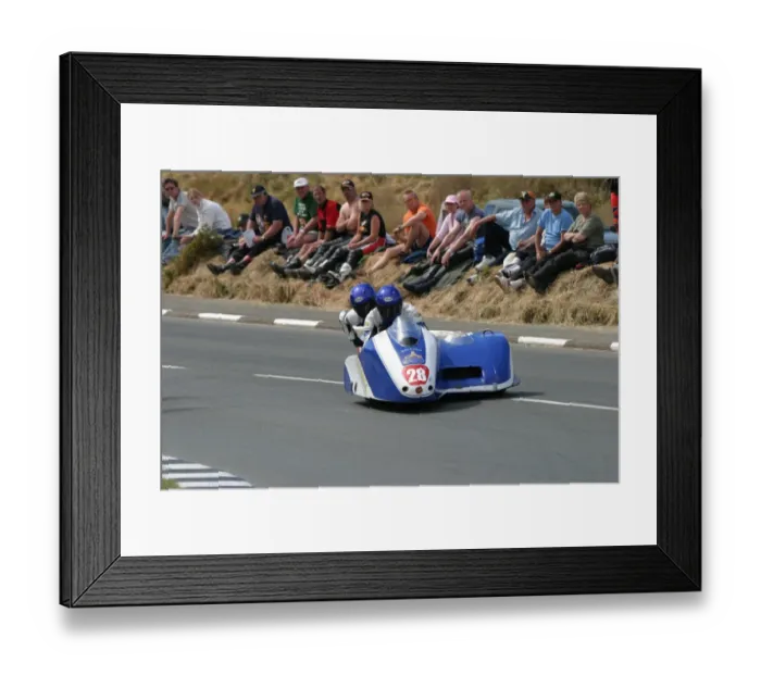 Framed Print : David Wallis & Sally Wilson (Shelbourne Honda) 2004 Sidecar TT Framed Print : David Wallis & Sally Wilson (Shelbourne Honda) 2004 Sidecar TT