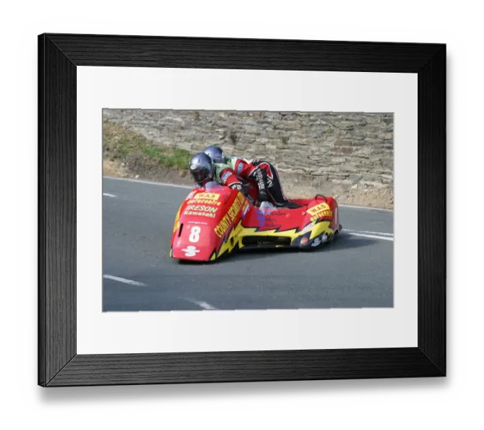 Framed Print : Philip Dongworth & Stuart Castles (Ireson Kawasaki) 2004 Sidecar TT Framed Print : Philip Dongworth & Stuart Castles (Ireson Kawasaki) 2004 Sidecar TT