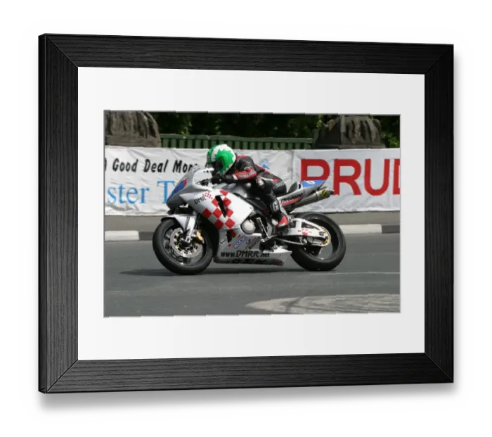 Framed Print : Richard Britton (Honda) 2004 Junior TT Framed Print : Richard Britton (Honda) 2004 Junior TT