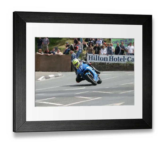 Framed Print : Nigel Beattie (Yamaha) 2004 Junior TT Framed Print : Nigel Beattie (Yamaha) 2004 Junior TT