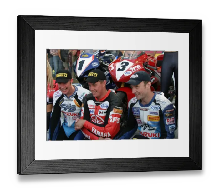 Framed Print : The winners! 2004 Formula One TT Framed Print : The winners! 2004 Formula One TT