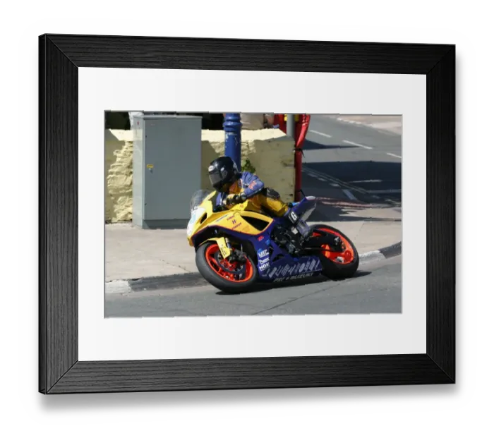 Framed Print : Carl Rennie (Suzuki) 2008 Supersport TT Framed Print : Carl Rennie (Suzuki) 2008 Supersport TT