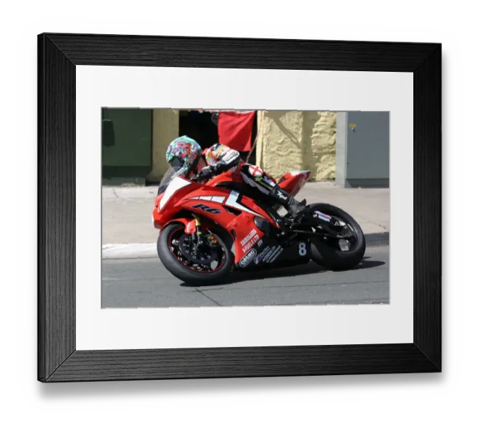 Framed Print : Ian Hutchinson (Yamaha) 2008 Supersport TT Framed Print : Ian Hutchinson (Yamaha) 2008 Supersport TT
